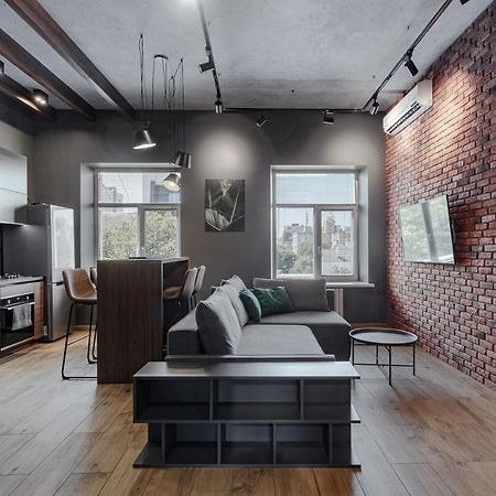 Deribasovskaya 18 Loft Apartment โอเดสซา ภายนอก รูปภาพ